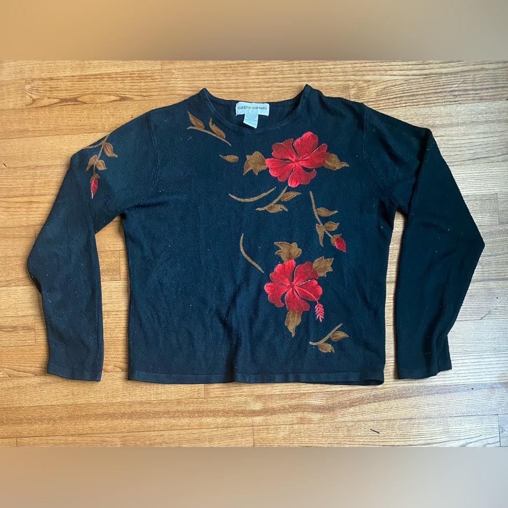 Cathy Daniels 100% cashmere Women’s size: M Black with red flower design